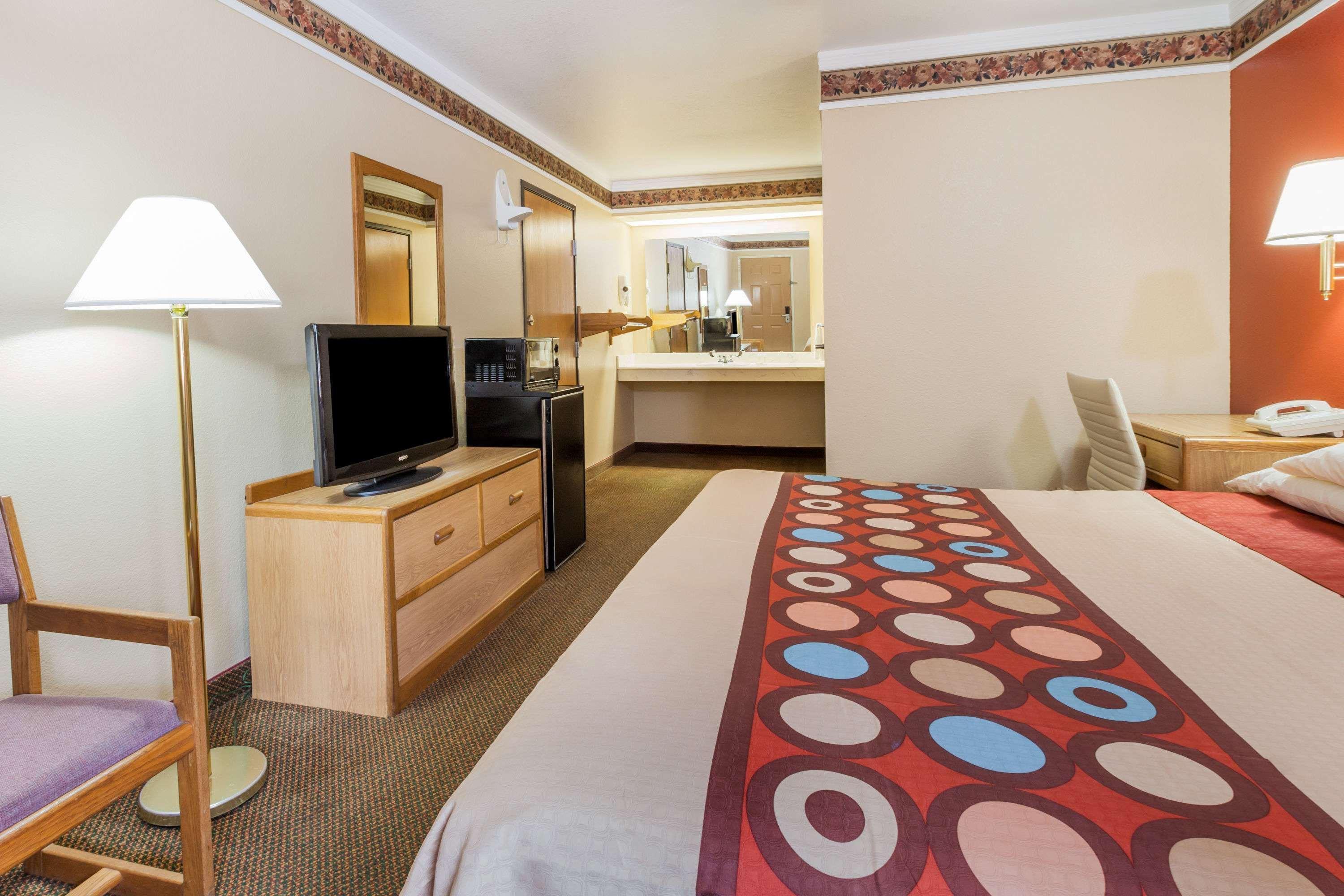 Super 8 By Wyndham Mount Vernon Ngoại thất bức ảnh