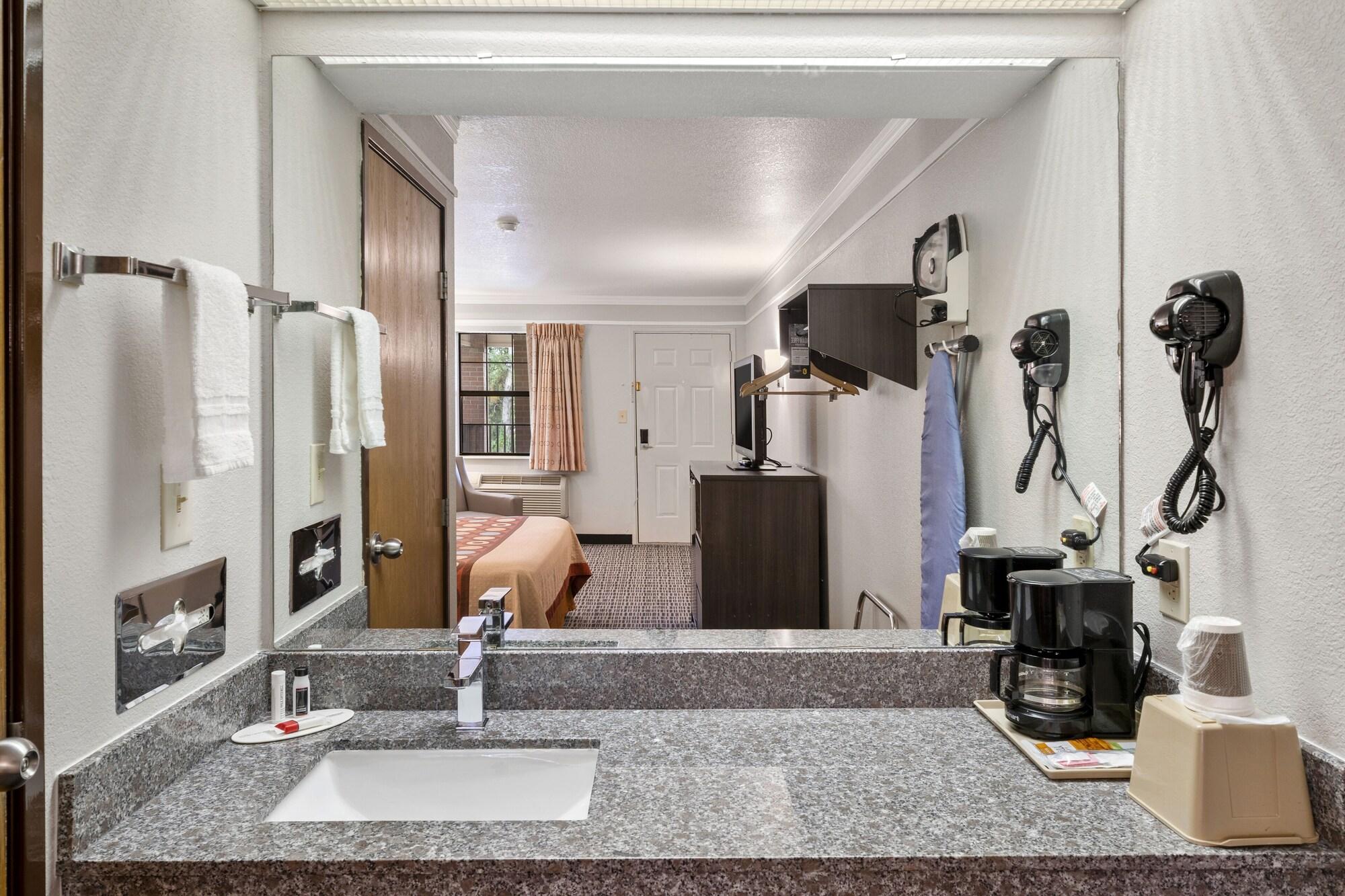 Super 8 By Wyndham Mount Vernon Ngoại thất bức ảnh