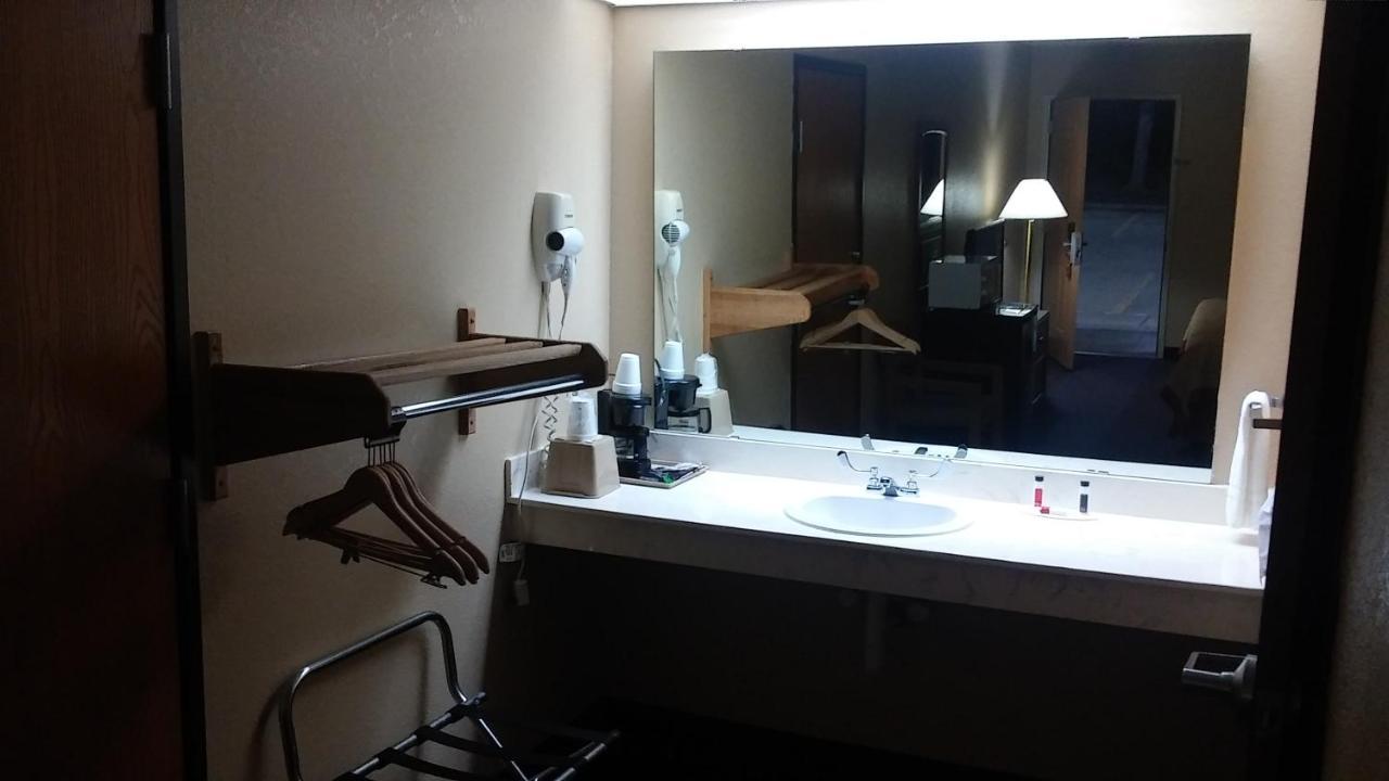 Super 8 By Wyndham Mount Vernon Ngoại thất bức ảnh